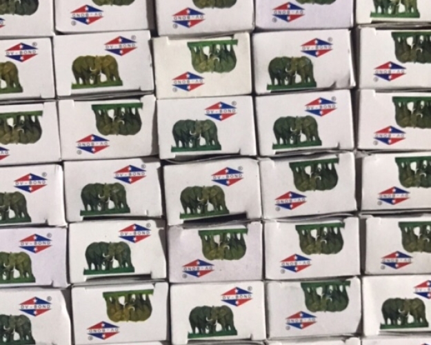 Keo hộp 50 chai đỉnh vàng rẻ 